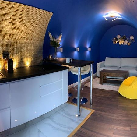 Quirky Vaulted Flat With Terrace Apartment Bath Exterior photo