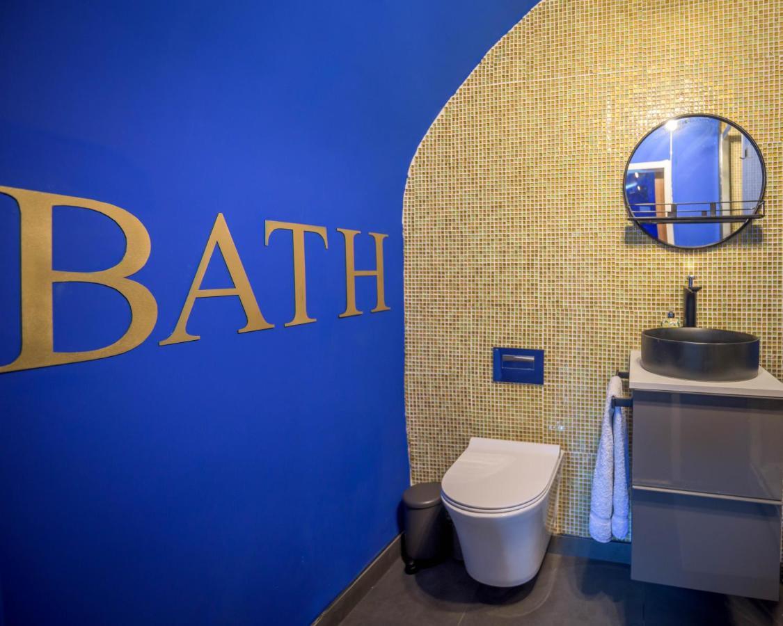 Quirky Vaulted Flat With Terrace Apartment Bath Exterior photo