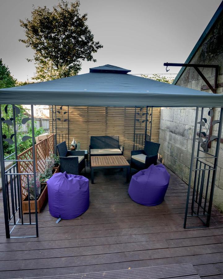 Quirky Vaulted Flat With Terrace Apartment Bath Exterior photo