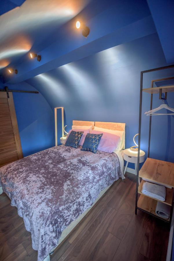 Quirky Vaulted Flat With Terrace Apartment Bath Exterior photo