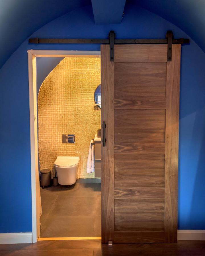 Quirky Vaulted Flat With Terrace Apartment Bath Exterior photo